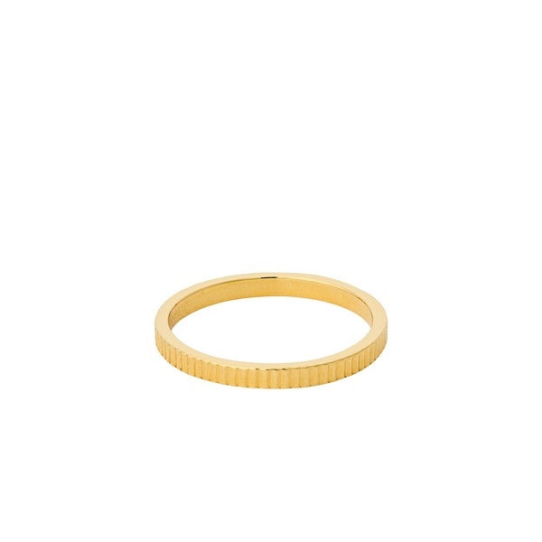 Sea Reflection ring i 18 karat forgyldt sølv fra Pernille Corydons Essence of Spring-kollektion med facetteret design.